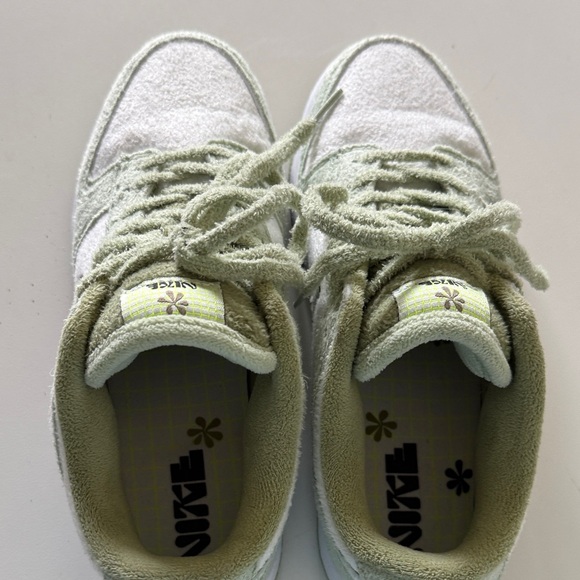 Nike Women's Sneakers - Green and White - Picture 2 of 5